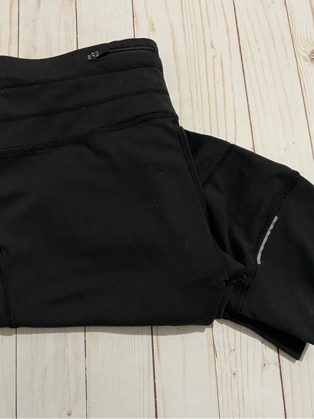 ATHLETA Black Athletic Leggings with Reflective Detail Size Small